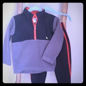 2t Carter's fleece set gently used condition